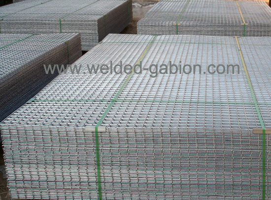 Welded mesh panels