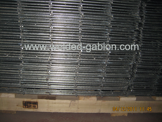 Welded mesh panels